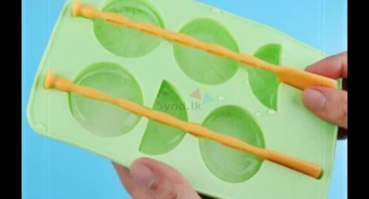 SILICONE ICE CUBE TRAY