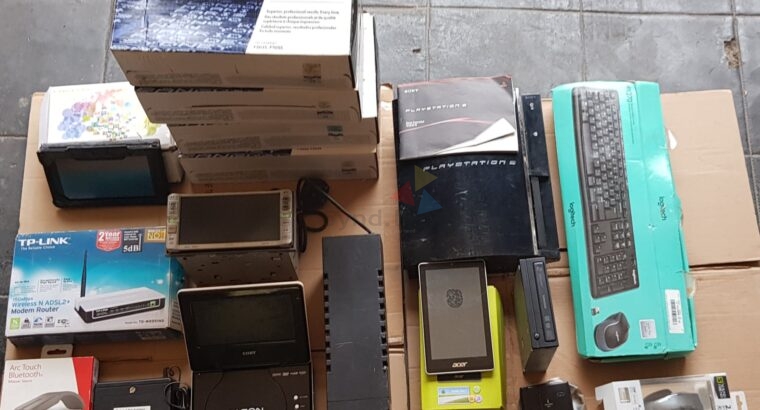 COMPUTER & AV ITEMS LOT