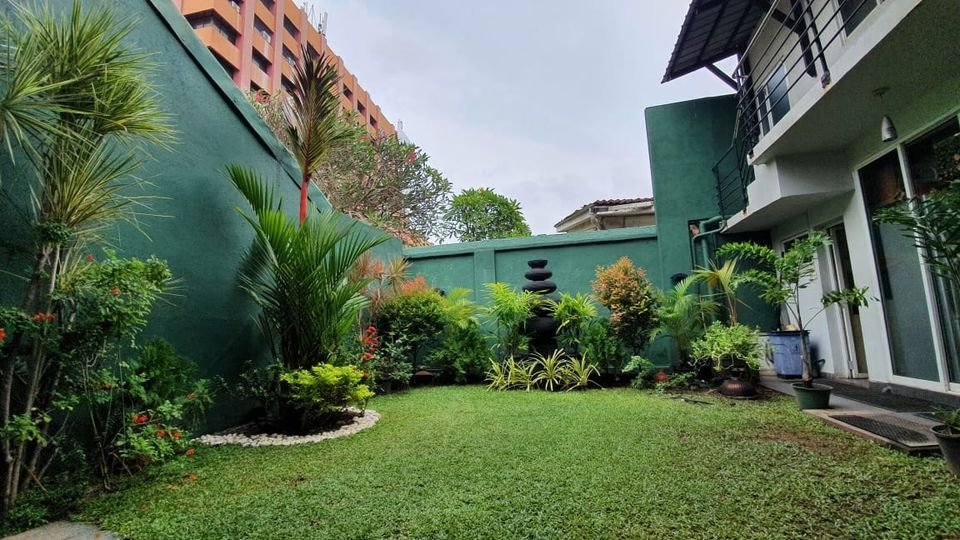 House For Sale In Colombo 4 | 5ynd.lk