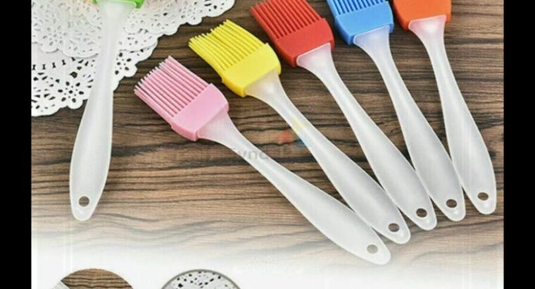 2IN 1 CAKE MAKING SILICON BRUSH & SPATULA