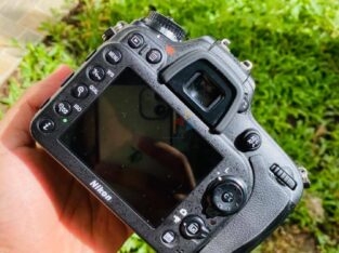 NIKON D7100