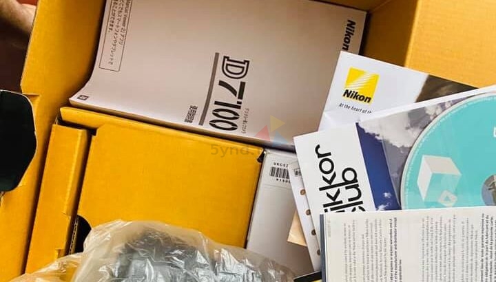 NIKON D7100