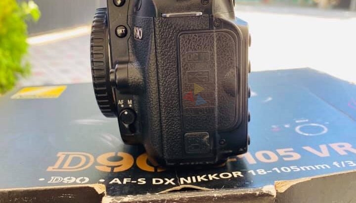 NIKON D90