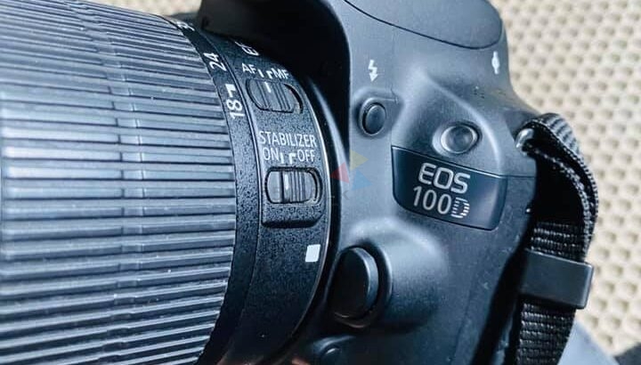 CANON 100D WITH 18-55mm LENS IS STM