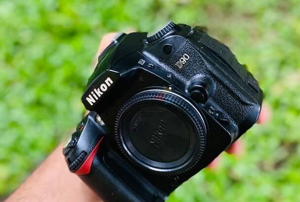 NIKON D90