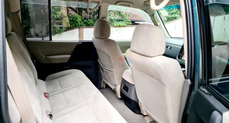MITSUBISHI MONTERO