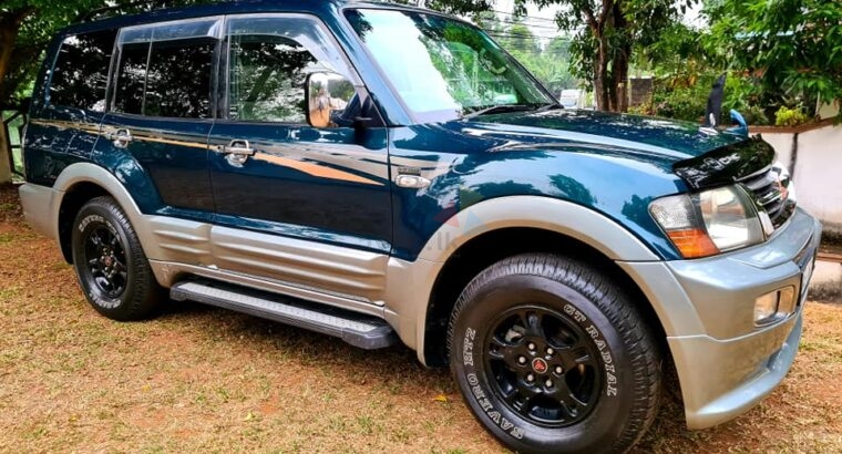 MITSUBISHI MONTERO