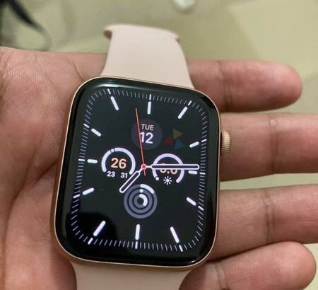 Brand New Apple Watch SE 44mm Gold