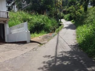 19 perches Land for sale in Kandy, Near KPH