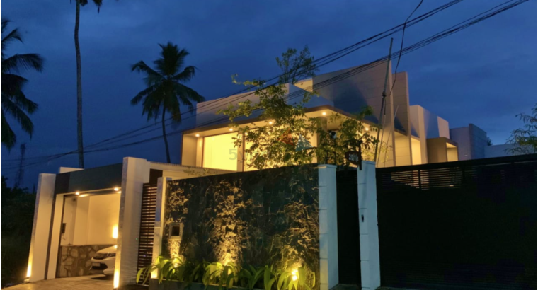 House For Sale In Athurugiriya