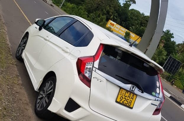 HONDA FIT GP5
