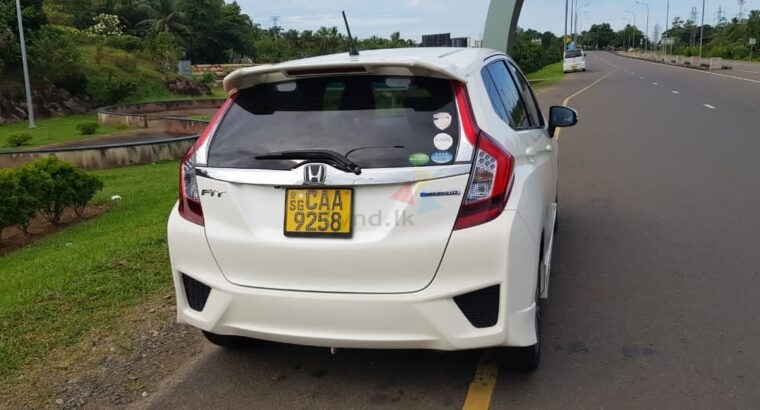 HONDA FIT GP5