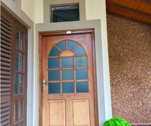 House For Sale-Kelsey Aggona