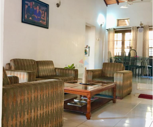 House For Sale-Kelsey Aggona