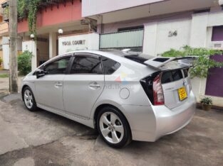 Toyota Prius G Touring 2013
