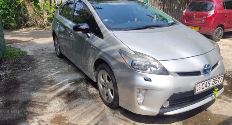 Toyota Prius G Touring 2013