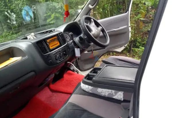 Van For Hire Nissan caravan E2