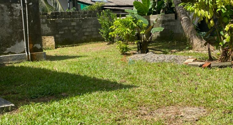 Land with House For Sale In Piliyandala