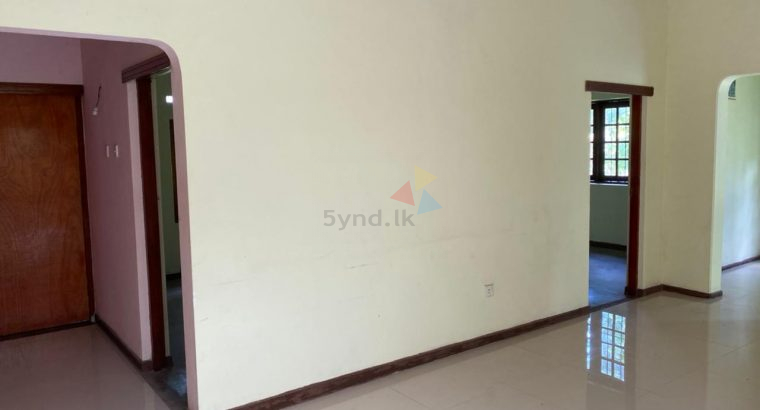 Land with House For Sale In Piliyandala