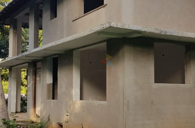 LAND WITH PARTLY BUILT HOUSE FOR SALE IN YAKGAHAPITIYA LEWELLA