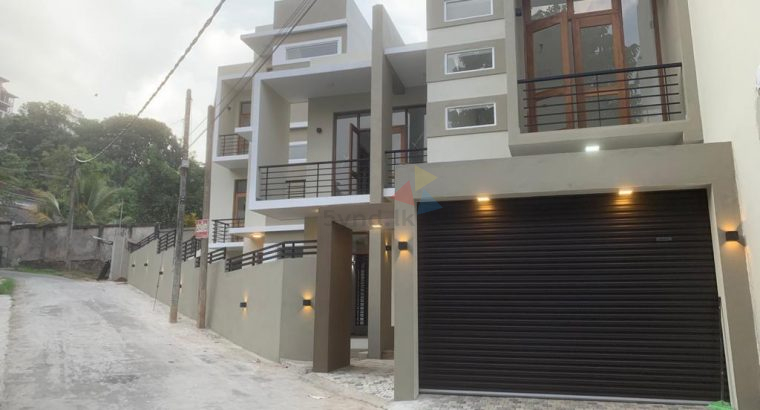 Luxury House For Sale In Kandy