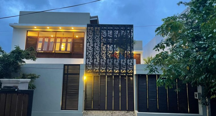 Semi Furnished Luxury House For Sale In Gampaha