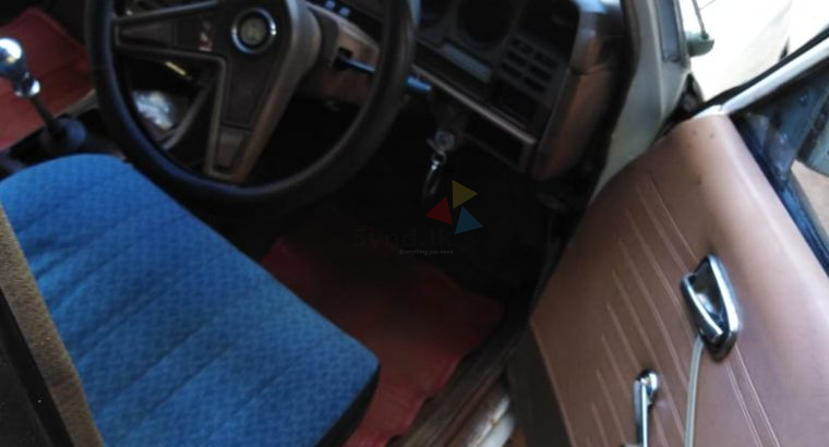 Nissan Dutsun Whait 1989