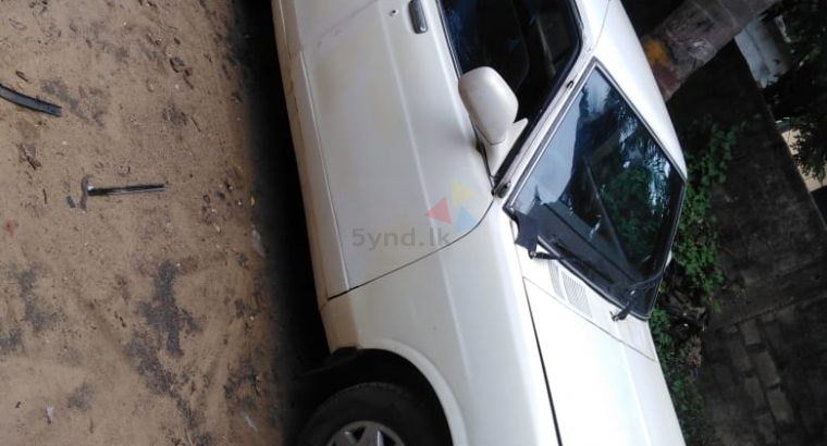 Nissan Dutsun Whait 1989