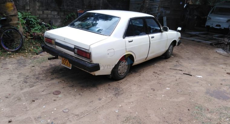 Nissan Dutsun Whait 1989