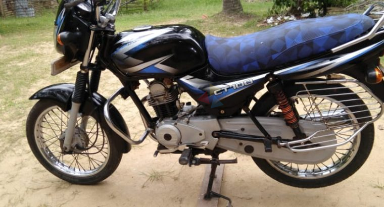 Bajaj CT100 2016