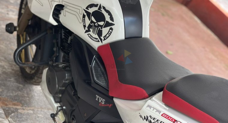 TVS Apache 4V 2017