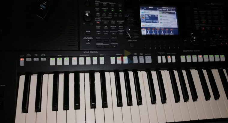 Yamaha PSR 950 Keyboard