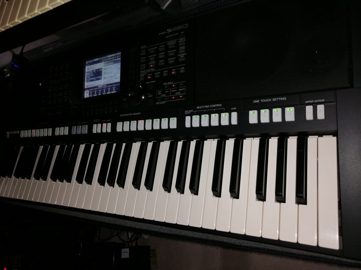 Yamaha PSR 950 Keyboard