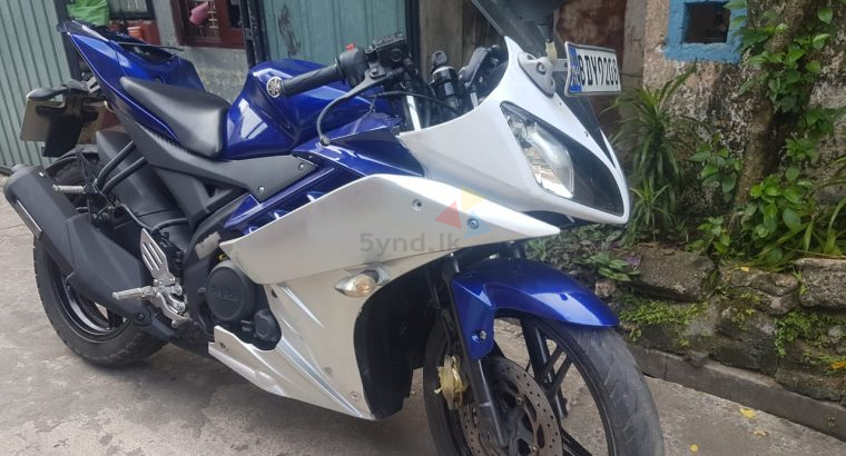 Yamaha R15 2015