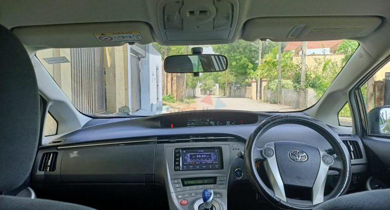 Toyota Prius S Touring 2013