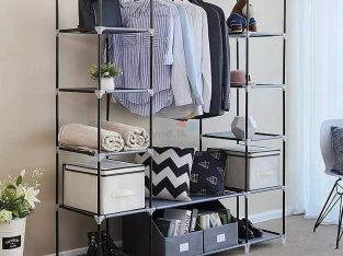 Portable foldable wardrobe