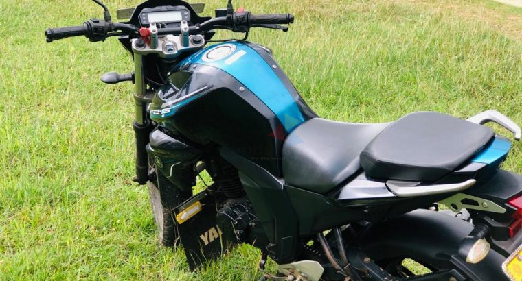 Yamaha FZS Version 2
