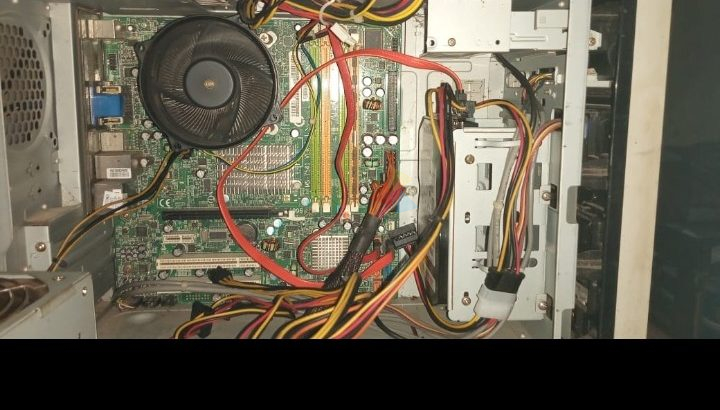 Core 2 Quad Pc And Monitor