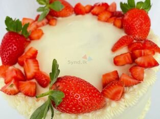 Another Vanilla Cake Loaded with Strawberries