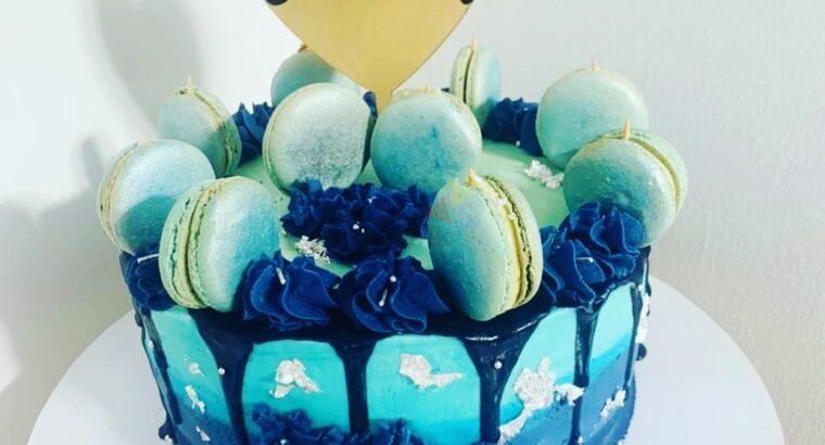 Custom Vanilla Cake in blues