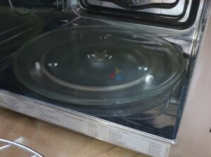 Microwave with Magic Grill