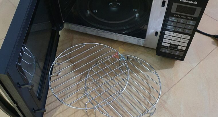 Microwave with Magic Grill