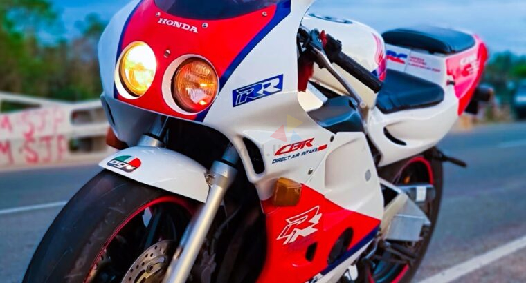 Honda CBR MC22 2003