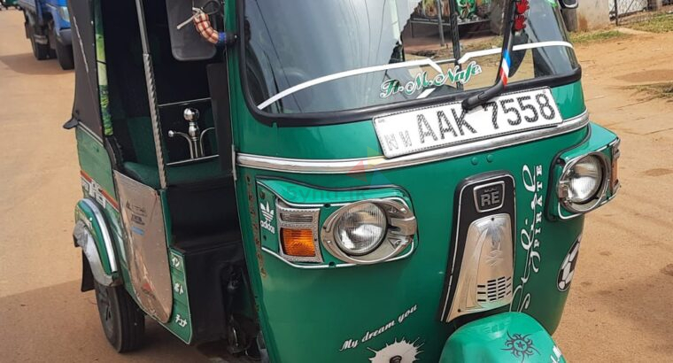 Bajaj RE 205 2013