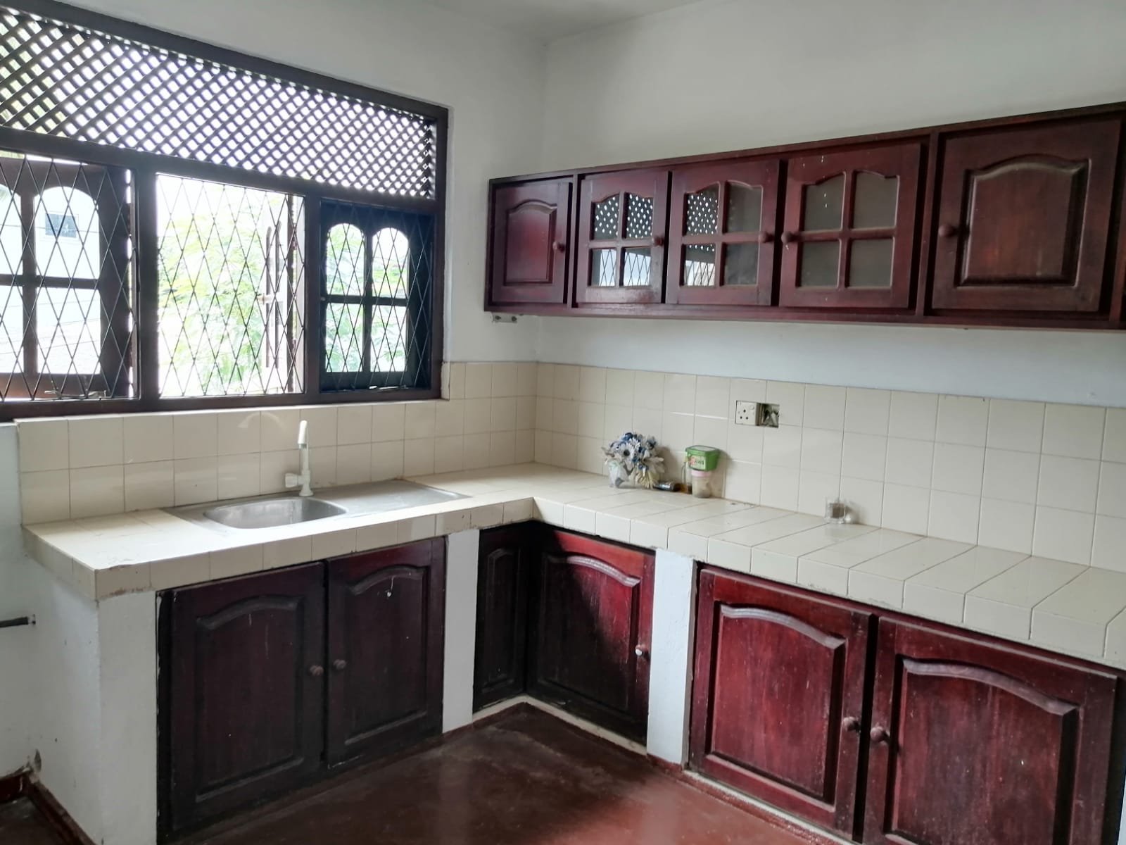 House For Rent In Embuldeniya