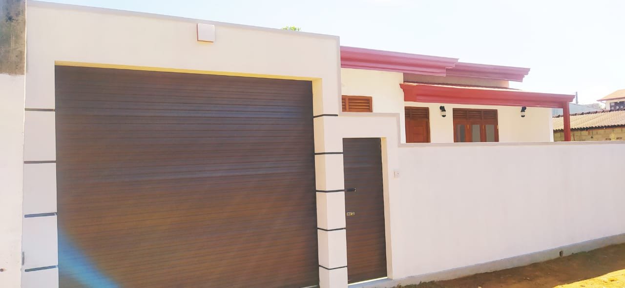 House For Sale In Athurugiriya