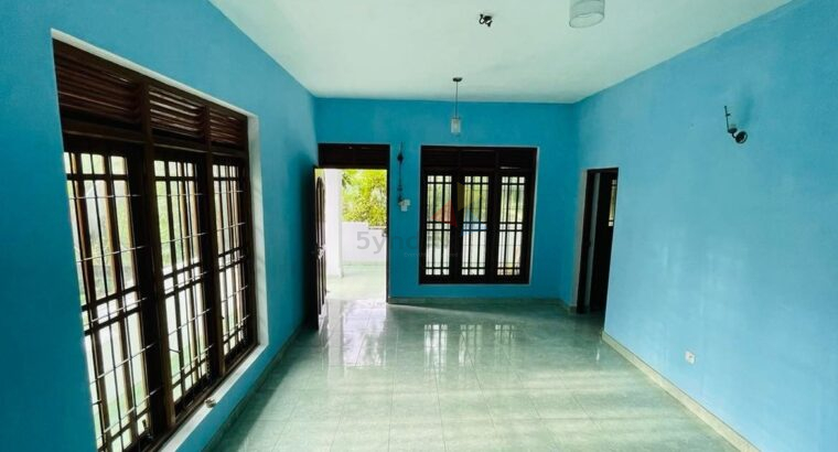 Upstair House For Rent In Homagama