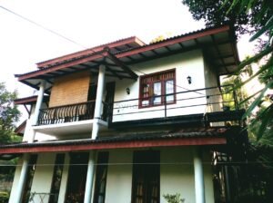 Upstairs House For Rent In Weliweriya