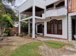 House With Land For Sale In Battaramulla